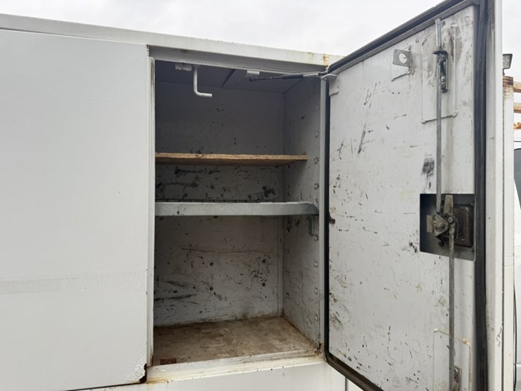 #1830-•-2015-ram-5500-4x4-service-truck-image-26