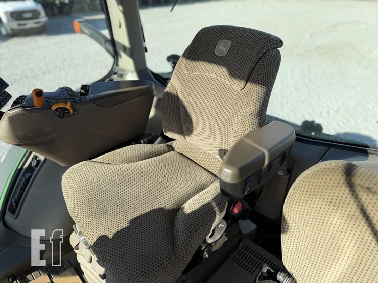 john-deere-8245r-image-34