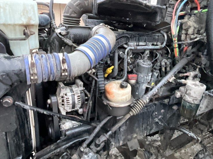 2015-peterbilt-579-image-17