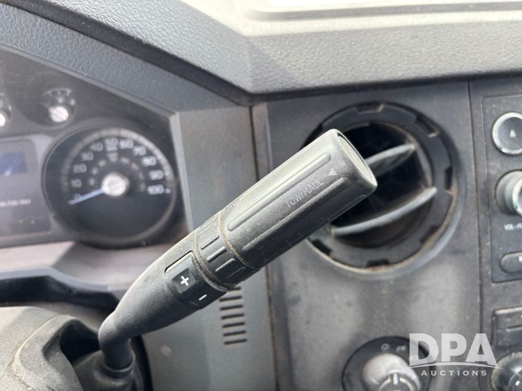 2011-ford-f550-image-63