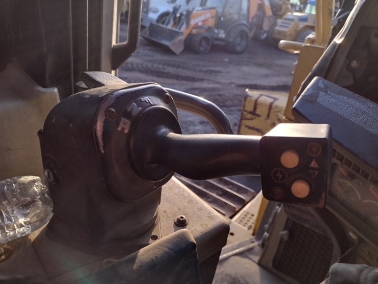 caterpillar-d6t-xl-image-11