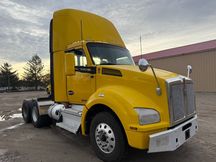 2019-kenworth-t880-image-2