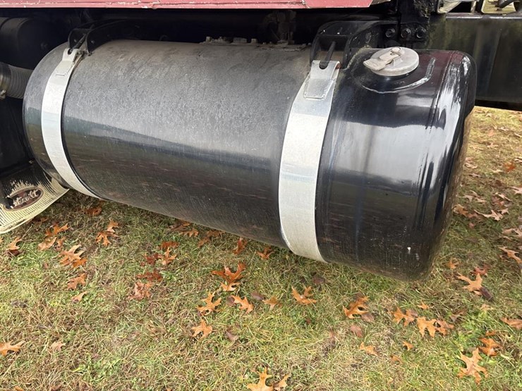 1988-peterbilt-377-image-17