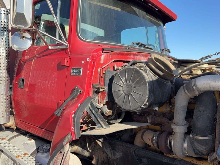 1995-ford-ltl9000-image-19