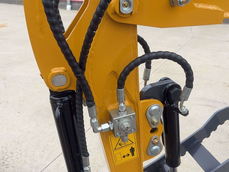 sdlanch-sdle20-mini-excavator-image-12