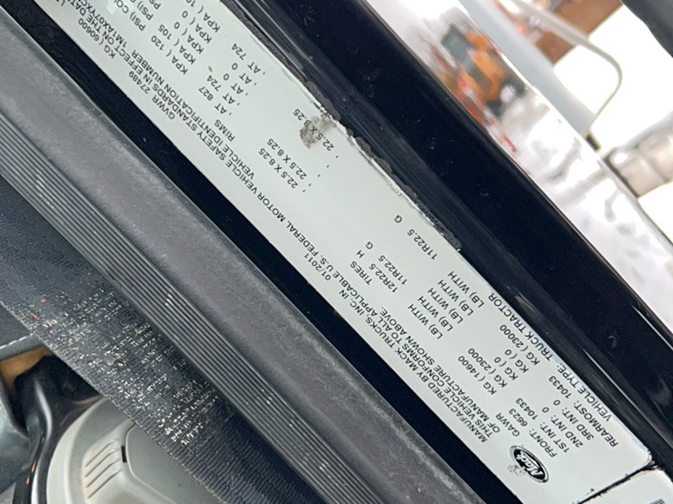 2012-mack-gu713-granite-truck-tractor-vn:1m1ax07yxcm011032-image-17