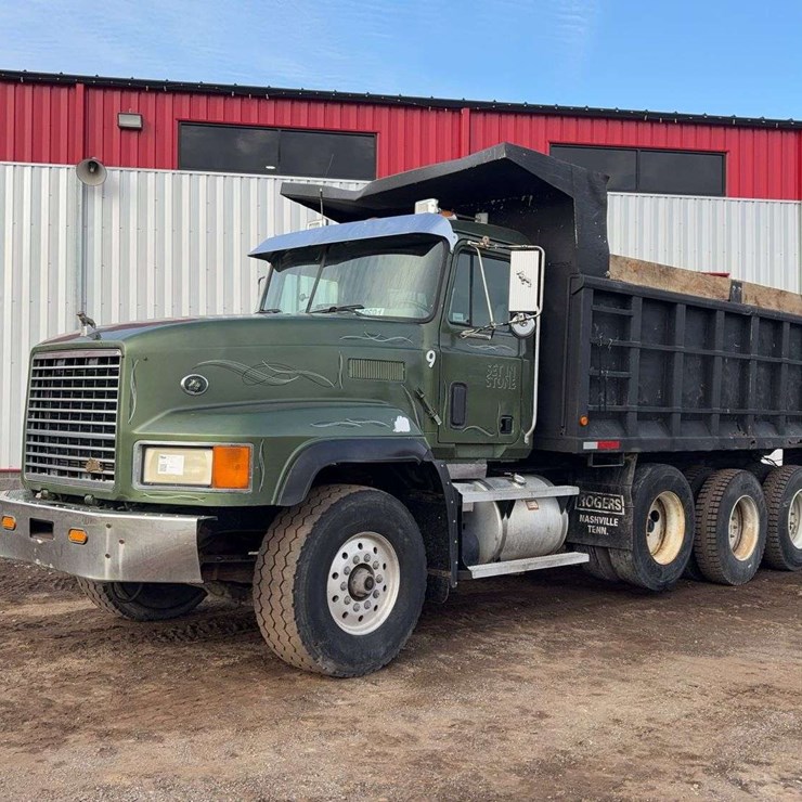 1999 MACK CL713
