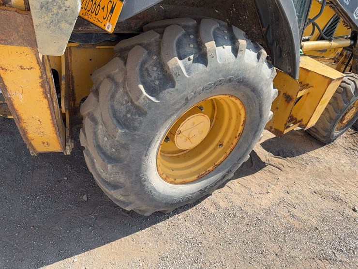 2012-deere-310k-image-9