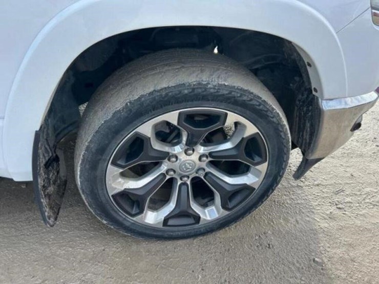 2020-ram-1500-laramie-longhorn-image-45