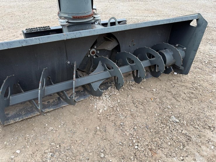 bobcat-sb200-74”-skid-steer-snowblower-image-9