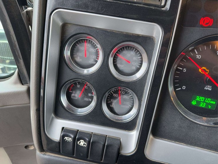 2010-kenworth-t800-image-104