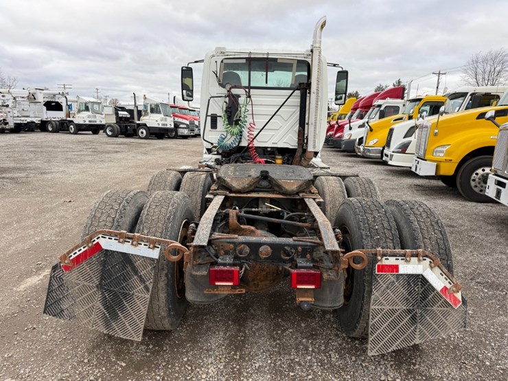 2014-international-prostar-image-4