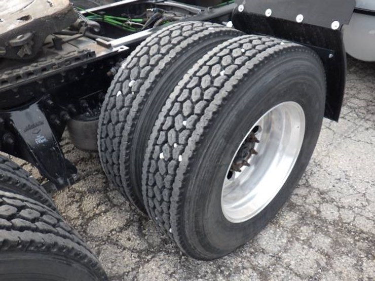 freightliner-cascadia-126-image-9