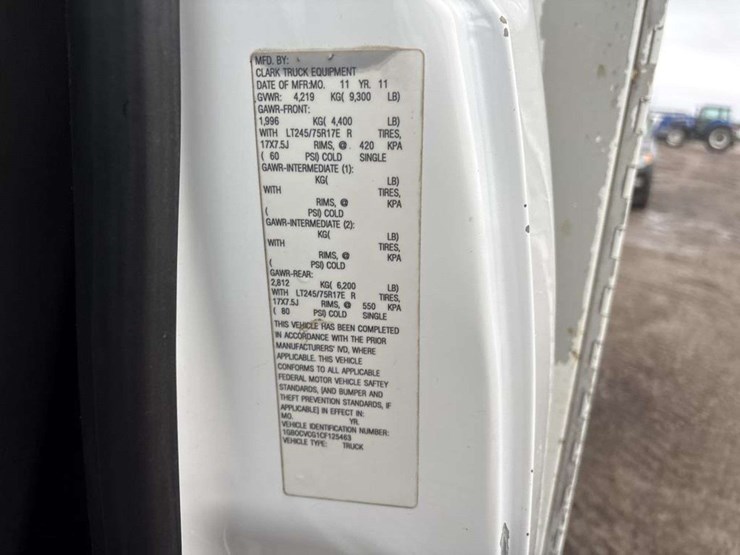 2012-chevrolet-silverado-2500-image-25