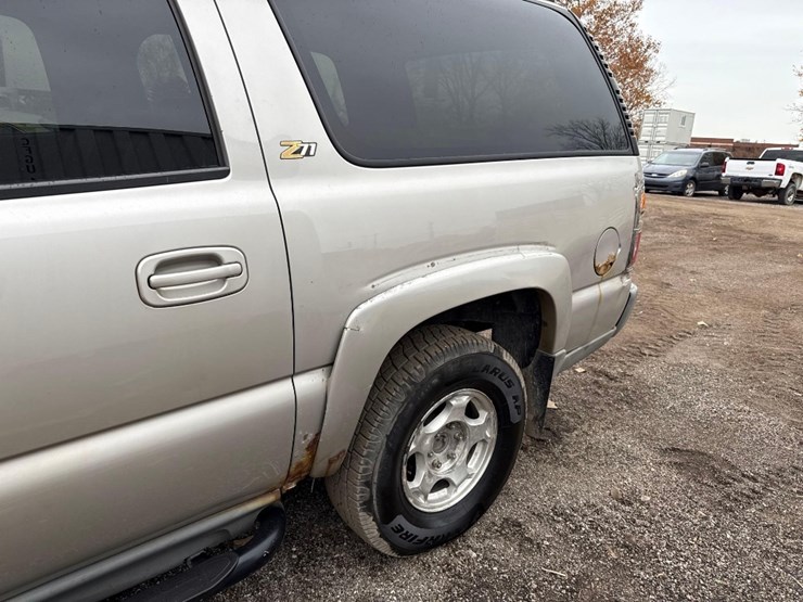 chevrolet-suburban-image-7