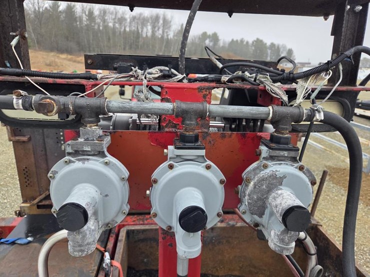 2013-international-durastar-4300-image-43