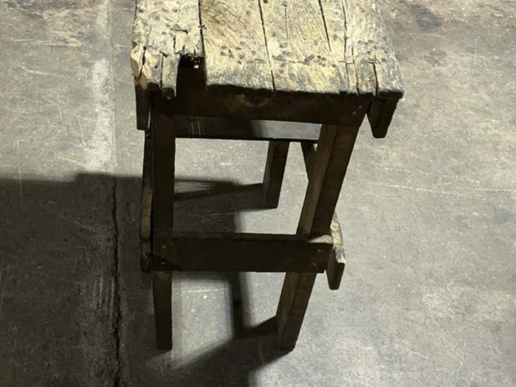 #610-•-11-wooden-tables-image-38