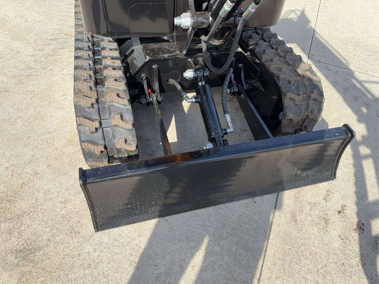 2025-miva-va13-mini-excavator-image-7