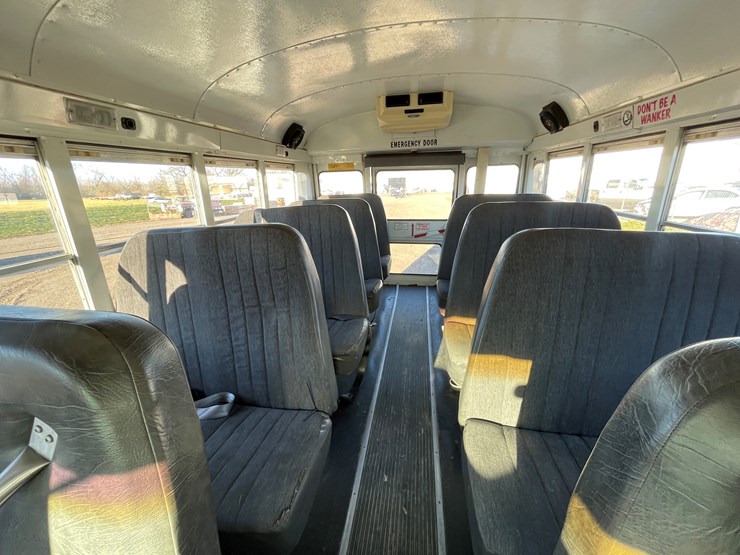 #1071-•-1999-chevy-short-bus-(has-wi-title)-image-27