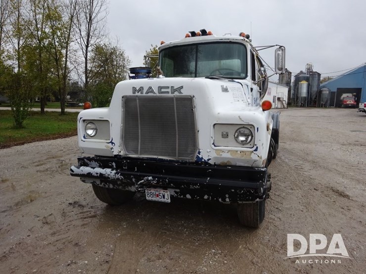 mack-r686st-image-4