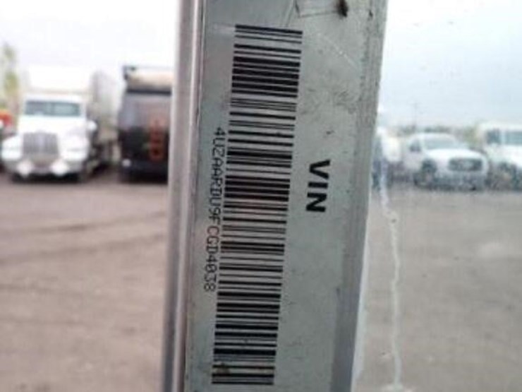 2015-freightliner-mt55-image-10