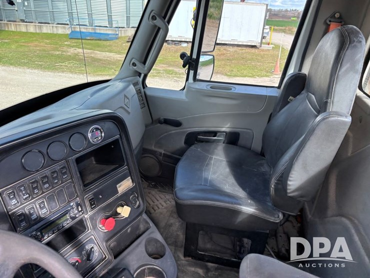 2012-international-prostar-image-56