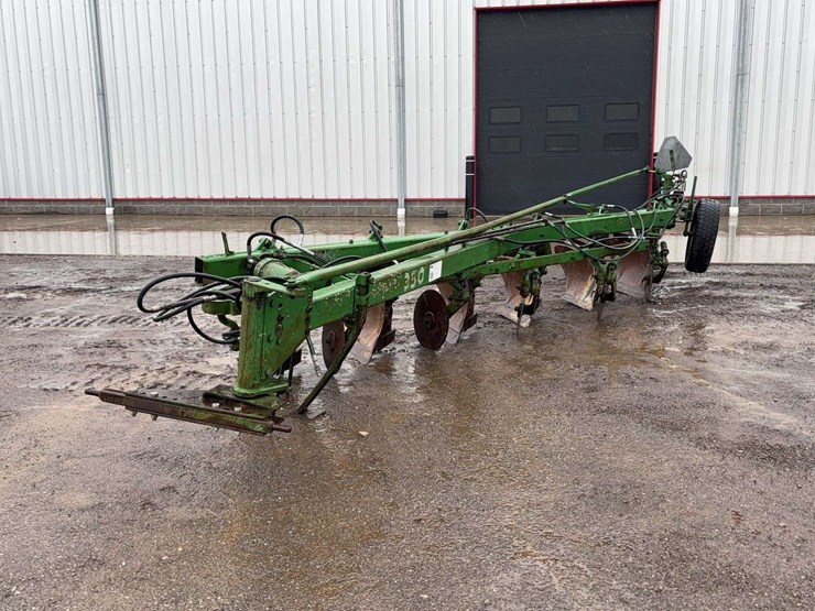 john-deere-6-image-1