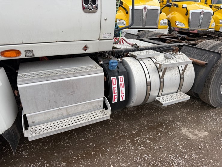 2014-international-prostar-image-7