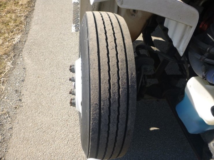 freightliner-m2-106-image-21