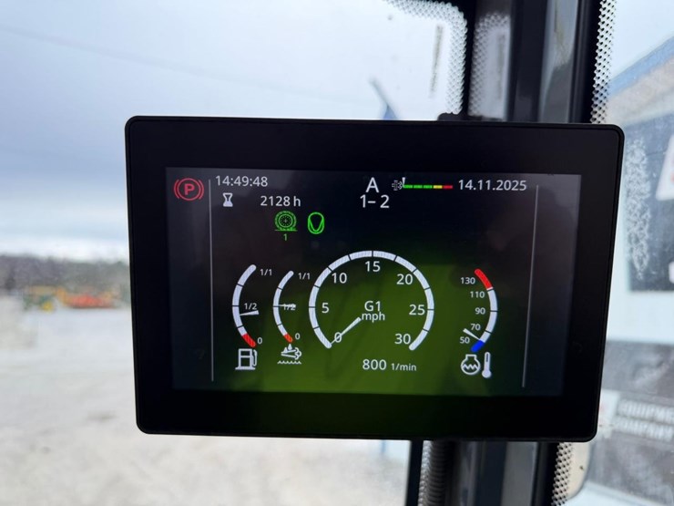 2020-deere-344l-image-21