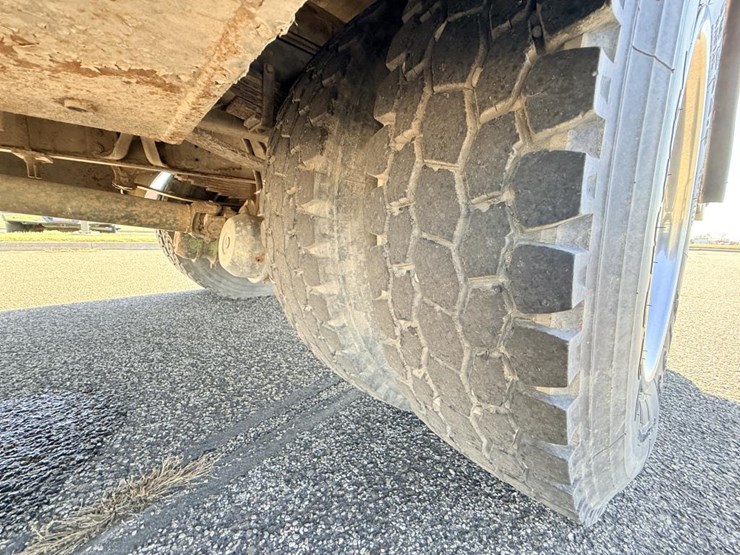 international-4700-image-72