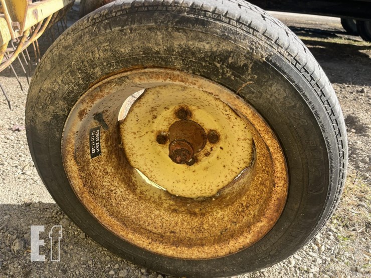 new-holland-258-image-6