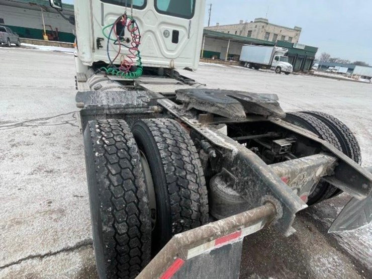 freightliner-cascadia-113-image-15