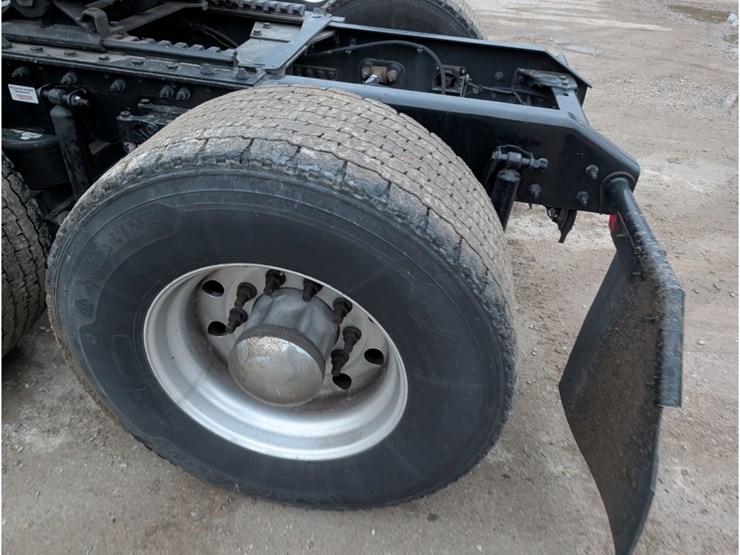 kenworth-t680-image-12