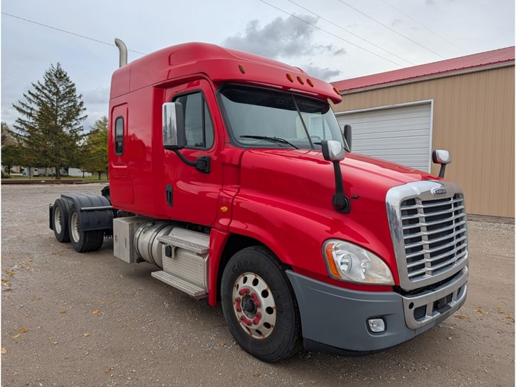 freightliner-cascadia-125-image-3