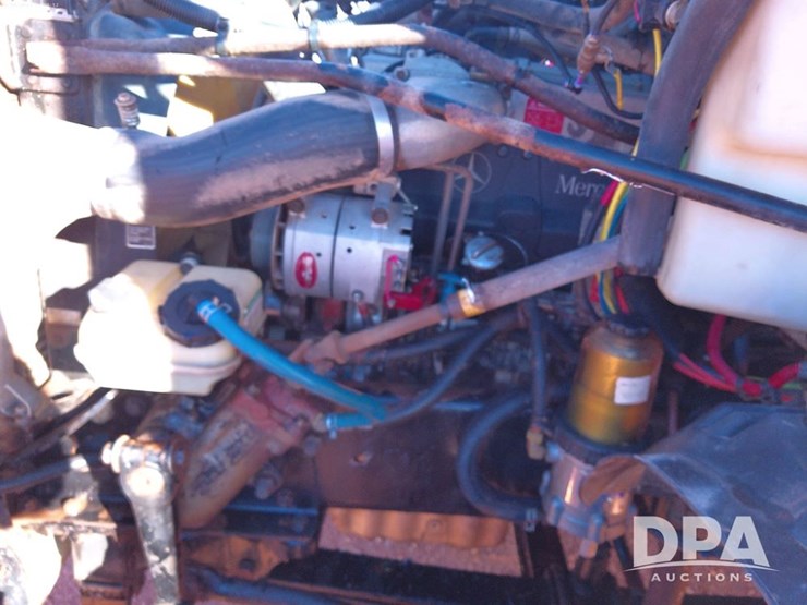 2007-freightliner-columbia-112-image-31