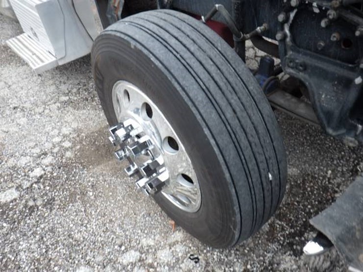 peterbilt-389-image-32