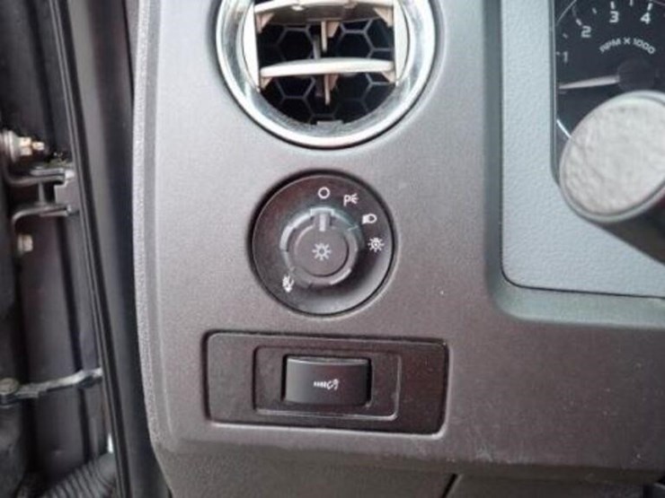 ford-f150-xlt-image-27