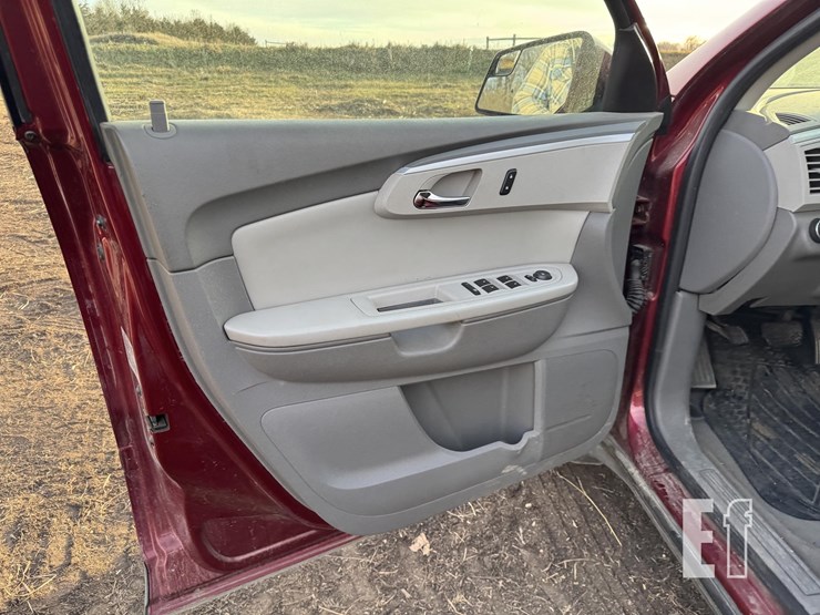 2010-chevrolet-traverse-image-15