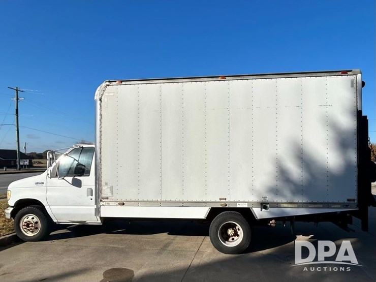 1993-ford-e350-image-1