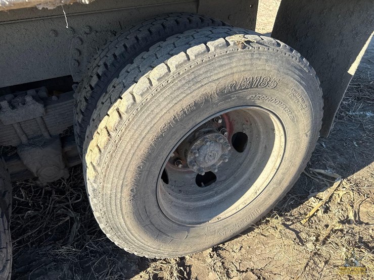 peterbilt-379-image-11