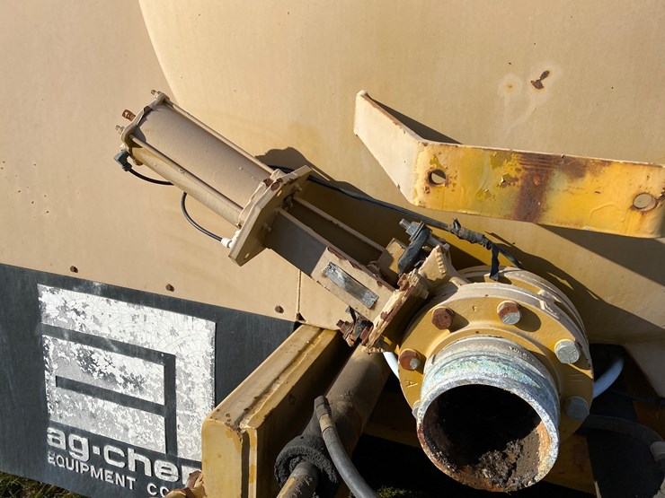 #1300-•-ag-gator-2004-injector-applicator-(colfax,-wi)-image-41