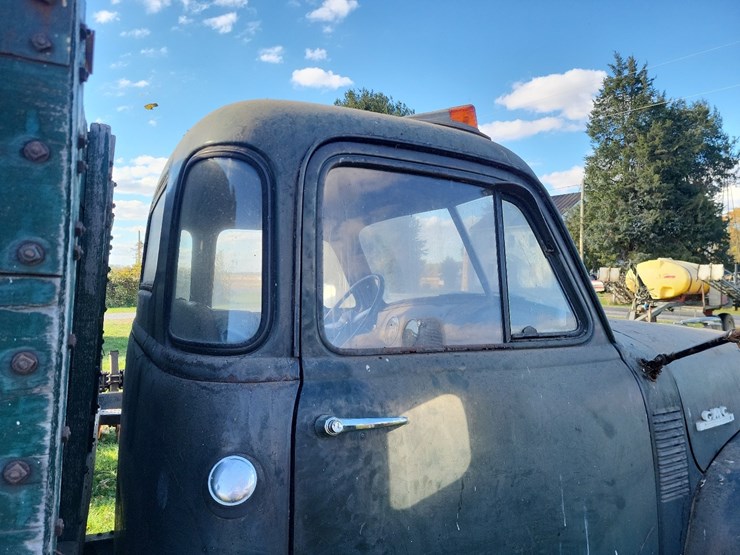 1953-gmc-354-24-round-top-cab-single-axle-grain-truck--needs-axle-shaft-image-36