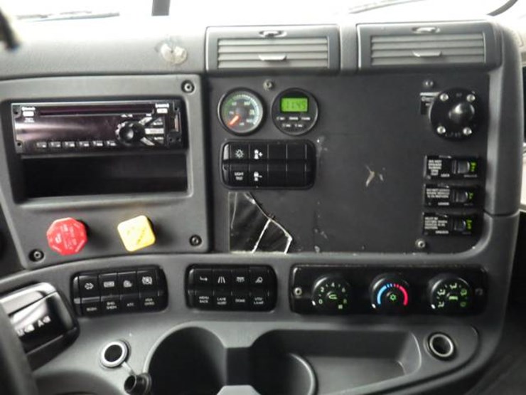 2019-freightliner-cascadia-125-image-26