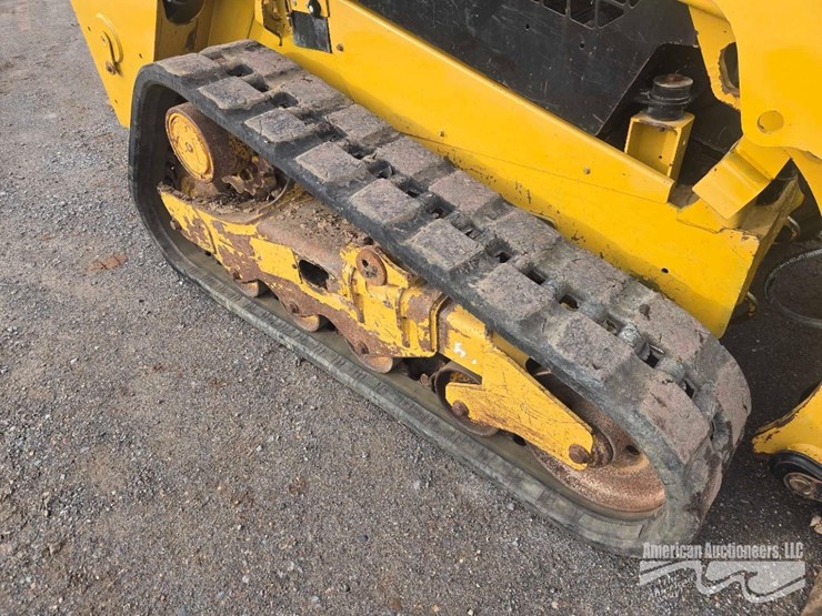 cat-259d-skid-steer-image-10