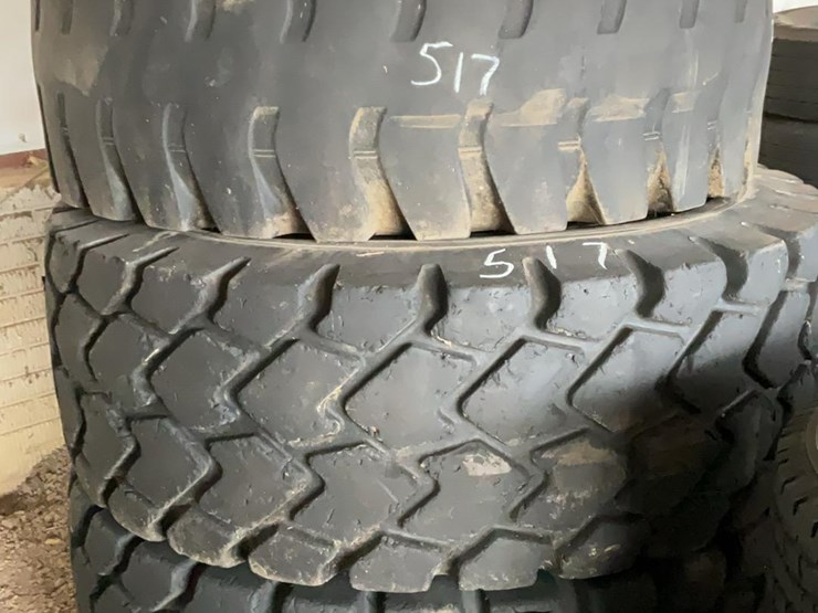 #517-•-loader-tires-image-1