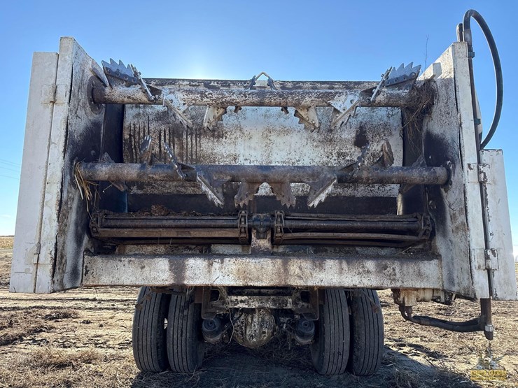 peterbilt-357-image-4