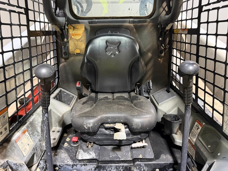 2022-bobcat-s740-image-17