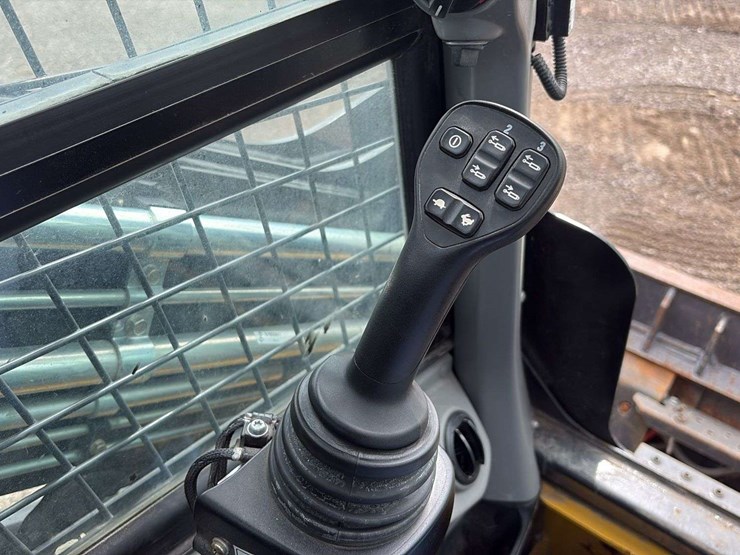 2022-new-holland-c362-image-46