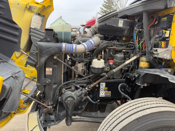 2019-kenworth-t680-image-10